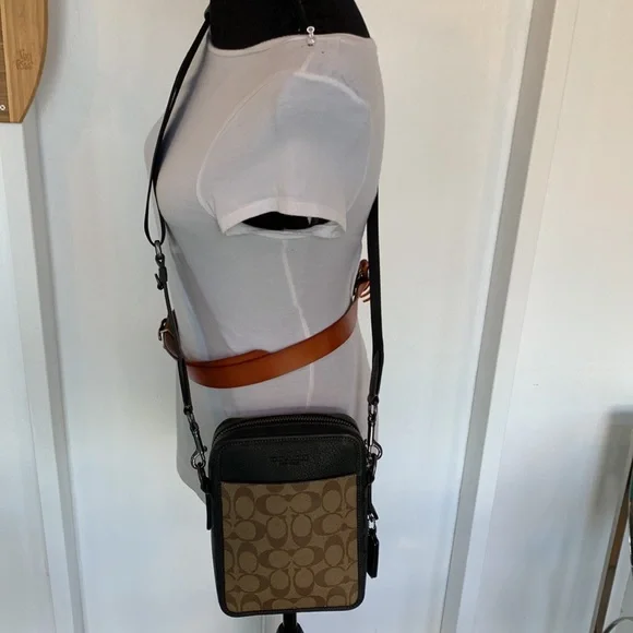 Coach Sullivan Crossbody In Blocked Signature NWOT - Picture 10 of 17